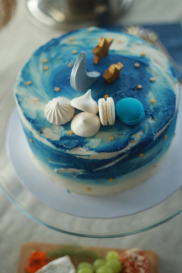 Celestial themed cake