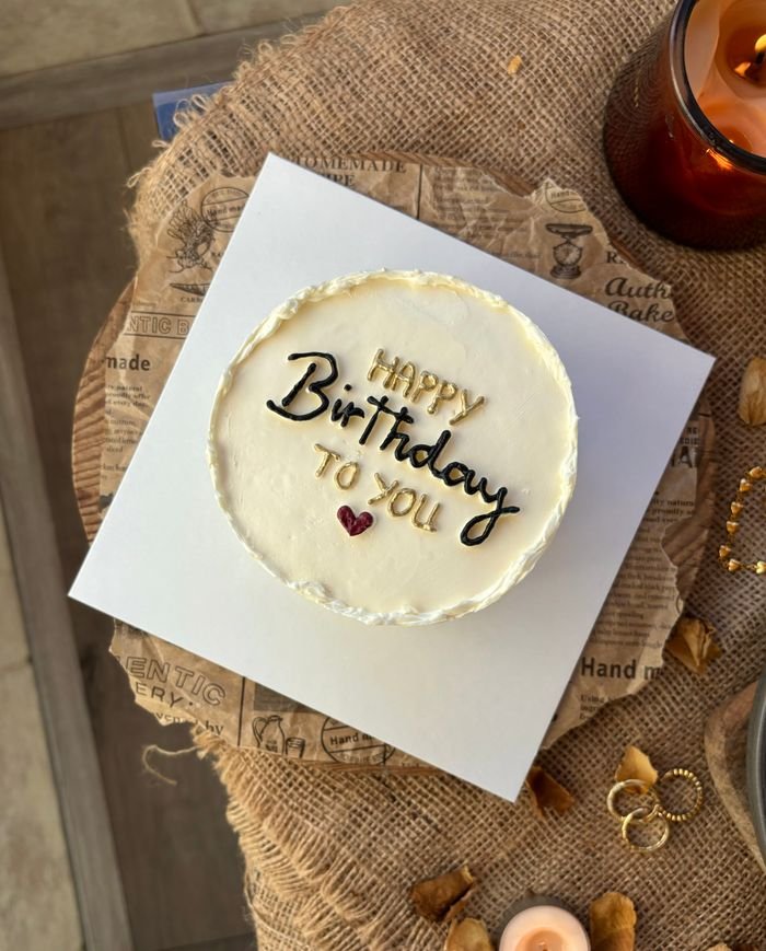Pistachio cream cake